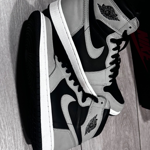 AJ1 RETRO HIGH OG BLACK SMOKE GREY SHADOW 2.0 - Picture 1 of 7